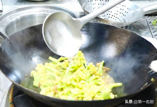 大厨教你：菜花炒肉的做法所需食材步骤