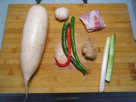 白萝卜炒猪肉怎么炒好吃又简单的做法呢