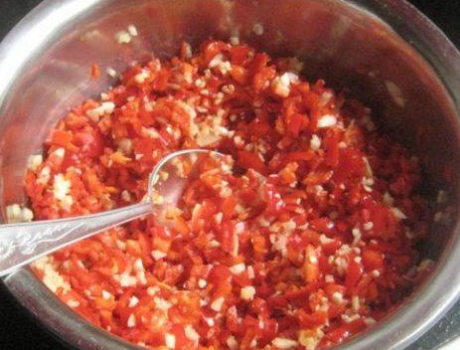 如何做出美味的剁椒？这方法奶奶用了20年，比买的还好吃
