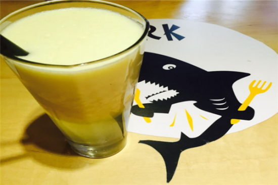 鲨鱼吸奶茶加盟